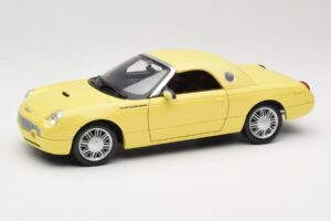 Ford Thunderbird Show Car イエロー Maisto 1:18 50336 メタル