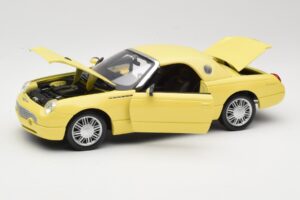 Ford Thunderbird Show Car イエロー Maisto 1:18 50336 メタル - 画像 2/8