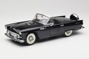 Ford Thunderbird コンバーチブル ブラック Revell 1:18 8818-M1 メタル