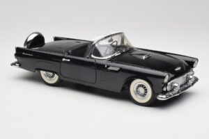 Ford Thunderbird コンバーチブル ブラック Revell 1:18 8818-M1 メタル - 画像 6/8