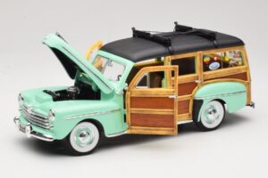Ford Woody Panel Wagon ミントグリーン Road Signature 1:18 20028 メタル - 画像 2/8