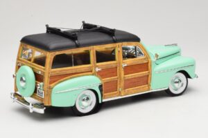 Ford Woody Panel Wagon ミントグリーン Road Signature 1:18 20028 メタル - 画像 3/8