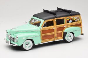 Ford Woody Panel Wagon ミントグリーン Road Signature 1:18 20028 メタル