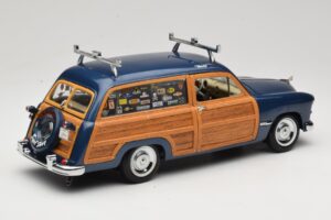 Ford Woody Station Wagon Bayview Blue Surf Shop Motor City 1:18 60002 メタル - 画像 3/8