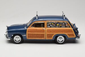 Ford Woody Station Wagon Bayview Blue Surf Shop Motor City 1:18 60002 メタル - 画像 4/8