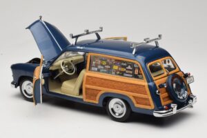 Ford Woody Station Wagon Bayview Blue Surf Shop Motor City 1:18 60002 メタル - 画像 5/8