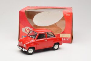 Goggomobil T 250 レッド Revell 1:18 08952 メタル - 画像 7/7