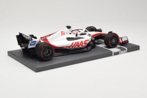 Haas VF-22 #20 K. Magnussen Bahrain GP 2022 Minichamps 1:18 117220120 メタル - 画像 3/6