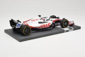 Haas VF-22 #20 K. Magnussen British GP 2022 Minichamps 1:18 117221020 メタル - 画像 3/6