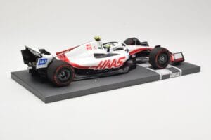 Haas VF-22 #47 M. Schumacher Bahrain GP 2022 Minichamps 1:18 117220147 メタル - 画像 3/6