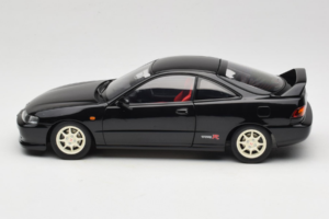Honda Integra Type R DC2 Pre-Facelift Flamenco Black Pearl MotorHelix 1:18 M85203 メタル - 画像 4/8