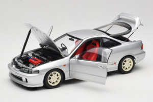 Honda Integra Type R DC2 Pre-Facelift Vogue Silver Metallic MotorHelix 1:18 M85202 メタル - 画像 2/8