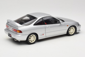 Honda Integra Type R DC2 Pre-Facelift Vogue Silver Metallic MotorHelix 1:18 M85202 メタル - 画像 3/8