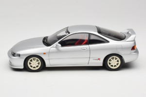 Honda Integra Type R DC2 Pre-Facelift Vogue Silver Metallic MotorHelix 1:18 M85202 メタル - 画像 4/8