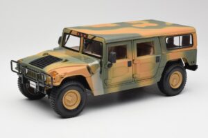 Hummer H1 Station Wagon Military Maisto 1:18 56049 メタル