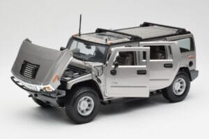 Hummer H2 シルバー Maisto 1:18 7449569 メタル - 画像 2/8