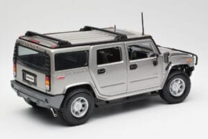 Hummer H2 シルバー Maisto 1:18 7449569 メタル - 画像 3/8
