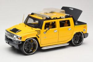 Hummer H2 SUT Concept イエロー Maisto 1:18 31067 メタル