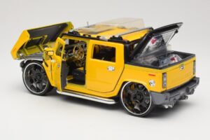 Hummer H2 SUT Concept イエロー Maisto 1:18 31067 メタル - 画像 5/8