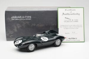 Jaguar D-Type #6 M. Hawthorn / I. Bueb Team Jaguar Cars Ltd 24 Hours of Le Mans 1955 AUTOart 1:18 85586 メタル - 画像 6/6