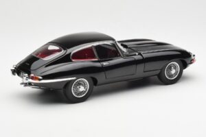 Jaguar E-Type 3.8 Series 1 ブラック Kyosho 1:18 08954BK メタル - 画像 3/8