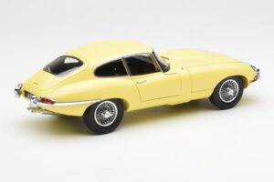 Jaguar E-Type 3.8 Series 1 ライトイエロー Kyosho 1:18 08954LY メタル - 画像 3/8