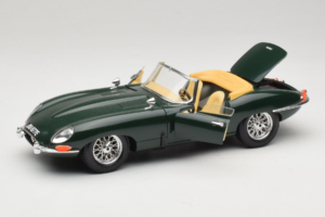 Jaguar E-Type カブリオレ グリーン Bburago 1:18 3026 メタル - 画像 2/8