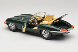 Jaguar E-Type カブリオレ グリーン Bburago 1:18 3026 メタル - 画像 5/8