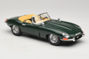 Jaguar E-Type カブリオレ グリーン Bburago 1:18 3026 メタル - 画像 6/8