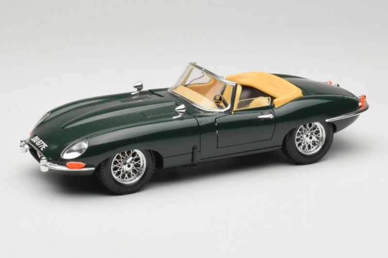 Jaguar E-Type カブリオレ グリーン Bburago 1:18 3026 メタル