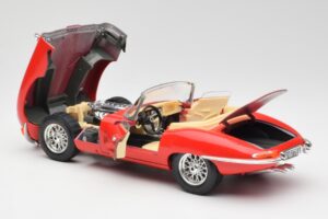 Jaguar E-Type カブリオレ レッド Bburago 1:18 3016 メタル - 画像 5/8