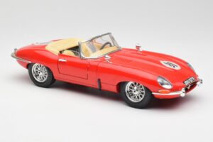 Jaguar E-Type カブリオレ レッド Bburago 1:18 3016 メタル - 画像 6/8