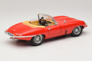 Jaguar E-Type Series 1 カブリオレ レッド Bburago 1:18 3038 メタル - 画像 3/8
