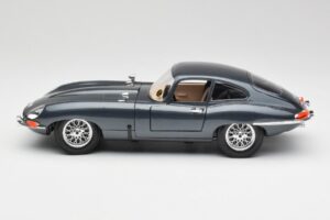 Jaguar E-Type Series 1 グリーン Bburago 1:18 3018-M1 メタル - 画像 3/8