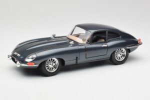 Jaguar E-Type Series 1 グリーン Bburago 1:18 3018-M1 メタル