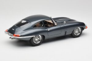 Jaguar E-Type Series 1 グリーン Bburago 1:18 3018-M1 メタル - 画像 5/8