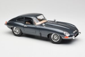 Jaguar E-Type Series 1 グリーン Bburago 1:18 3018-M1 メタル - 画像 6/8