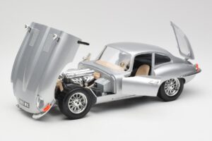Jaguar E-Type Series 1 シルバー Bburago 1:18 3018-M2 メタル - 画像 2/8