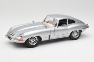 Jaguar E-Type Series 1 シルバー Bburago 1:18 3018-M2 メタル