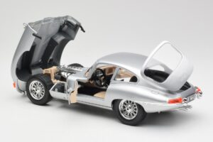 Jaguar E-Type Series 1 シルバー Bburago 1:18 3018-M2 メタル - 画像 5/8
