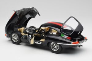 Jaguar E-Type #29 ブラック Bburago 1:18 3018-M4 メタル - 画像 5/8