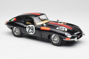 Jaguar E-Type #29 ブラック Bburago 1:18 3018-M4 メタル - 画像 6/8