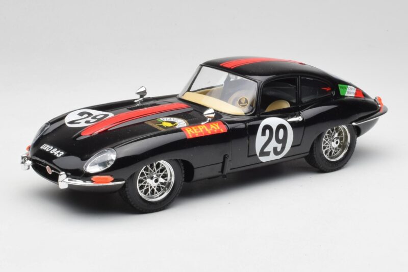 Jaguar E-Type #29 ブラック Bburago 1:18 3018-M4 メタル