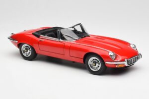 Jaguar E-Type Roadster Series III V12 レッド AUTOart 1:18 73523 メタル - 画像 6/8
