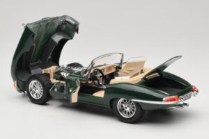Jaguar E-Type Series 1 Roadster グリーン Bburago 1:18 3016-M1 メタル - 画像 5/8
