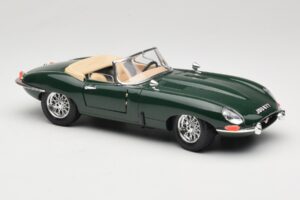 Jaguar E-Type Series 1 Roadster グリーン Bburago 1:18 3016-M1 メタル - 画像 6/8
