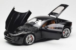Jaguar F-Type R X152 マットブラック AUTOart 1:18 73652 コンポジット - 画像 2/8