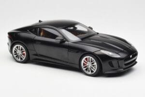 Jaguar F-Type R X152 マットブラック AUTOart 1:18 73652 コンポジット - 画像 6/8