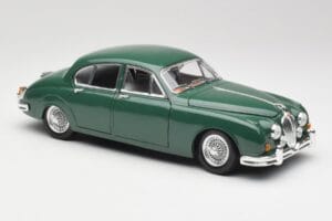 Jaguar Mark II British Racing グリーン & ブルー インテリア Maisto 1:18 59001 メタル - 画像 6/8