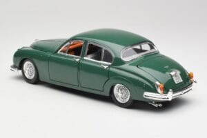 Jaguar Mark II British Racing グリーン & ブルー インテリア Maisto 1:18 59001 メタル - 画像 7/8